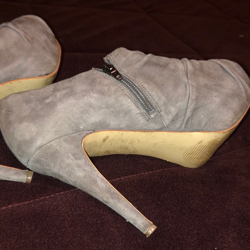 Heeled boots